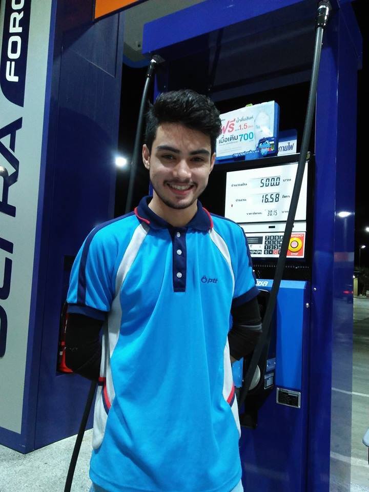 สามีขาวอ่ะ