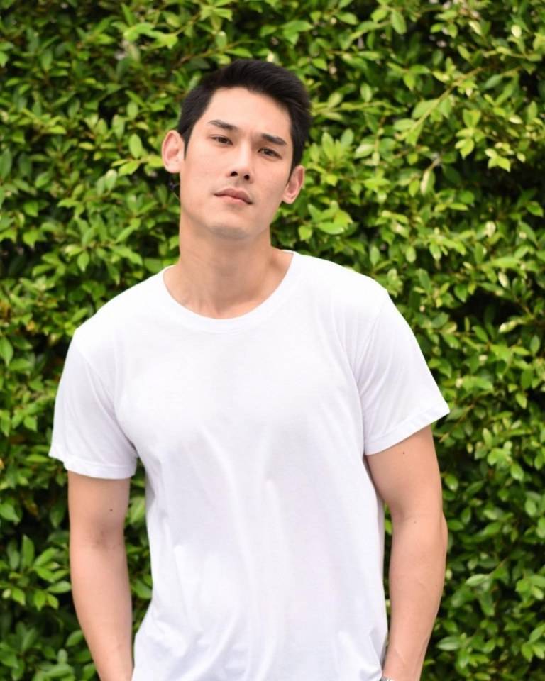 สามีขาวอ่ะ