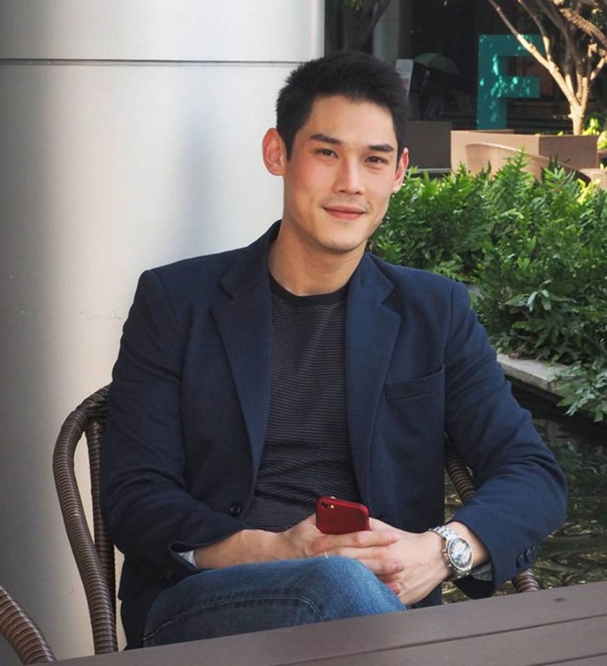 สามีขาวอ่ะ