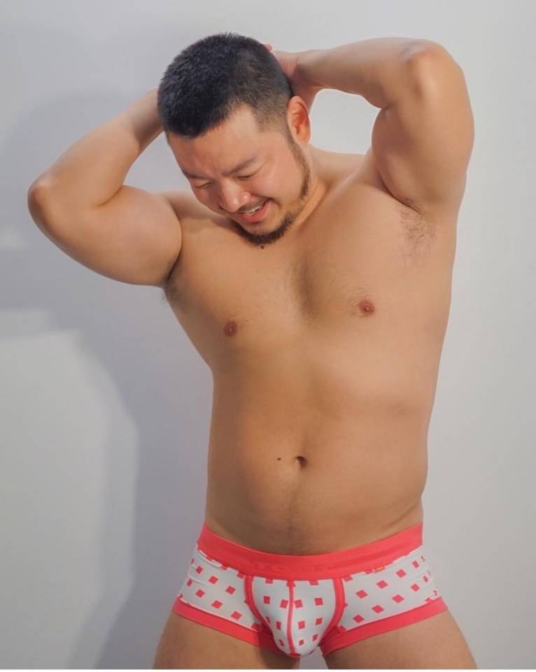 หนุ่ม-หมี