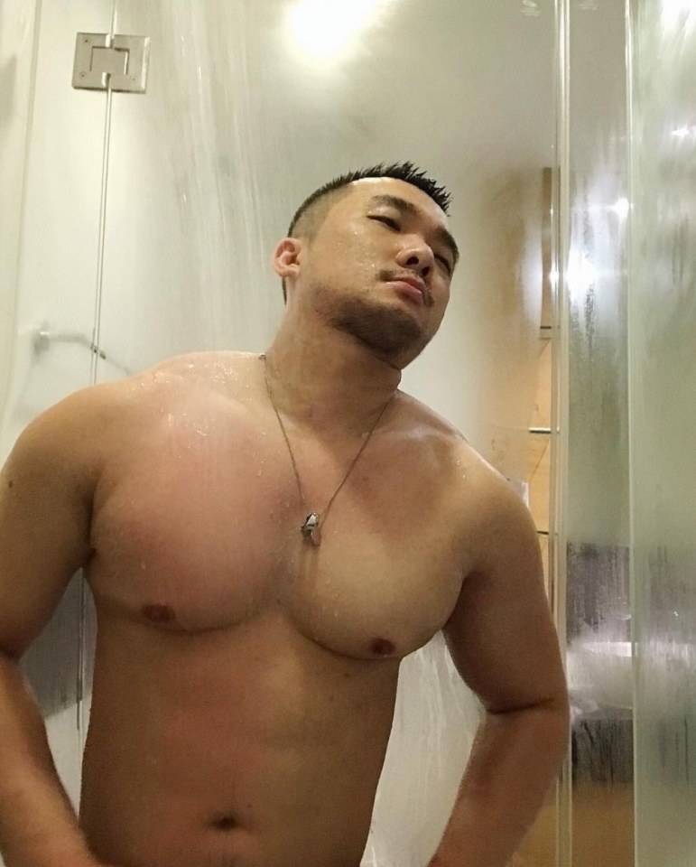 หนุ่ม-หมี