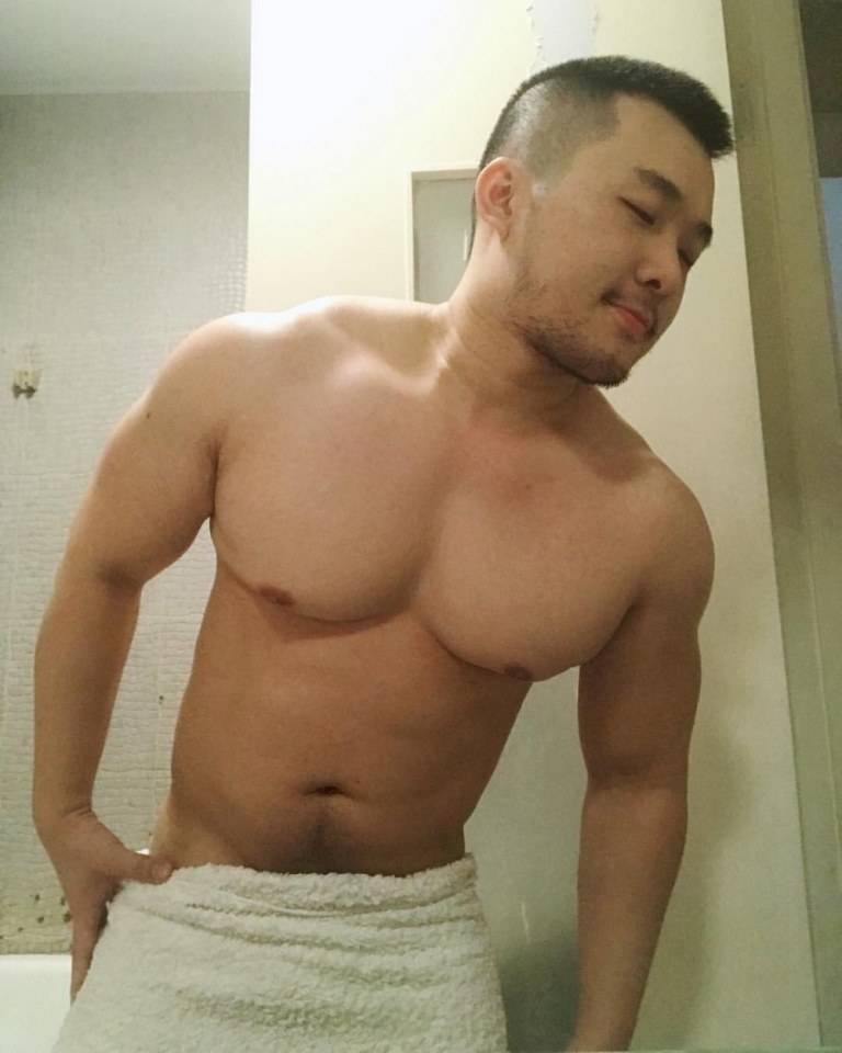 หนุ่ม-หมี