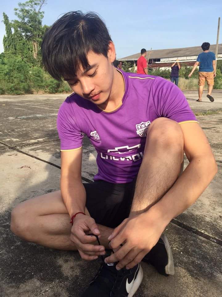 แม็คกี้ ฤทธิศร นักร้องหนุ่มหล่อ