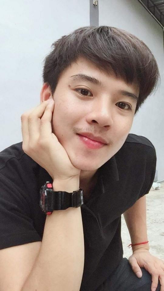 แม็คกี้ ฤทธิศร นักร้องหนุ่มหล่อ