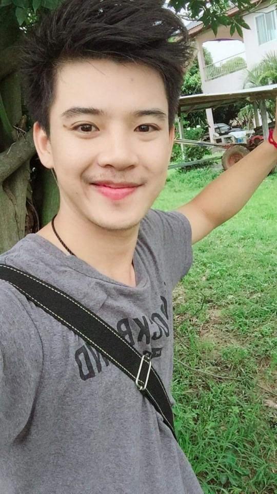 แม็คกี้ ฤทธิศร นักร้องหนุ่มหล่อ