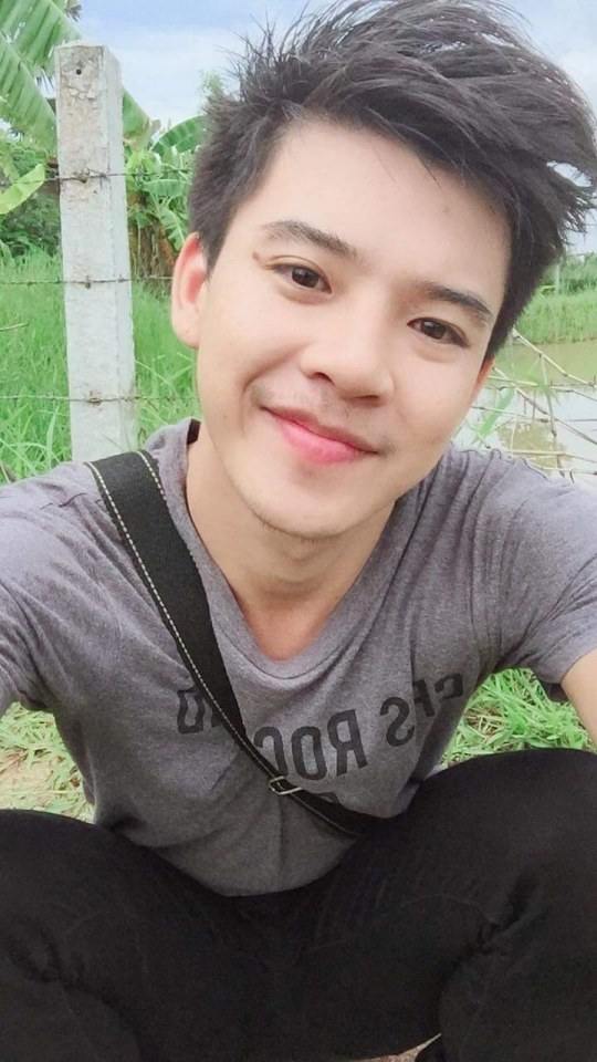แม็คกี้ ฤทธิศร นักร้องหนุ่มหล่อ