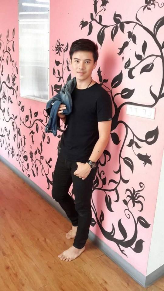 แม็คกี้ ฤทธิศร นักร้องหนุ่มหล่อ