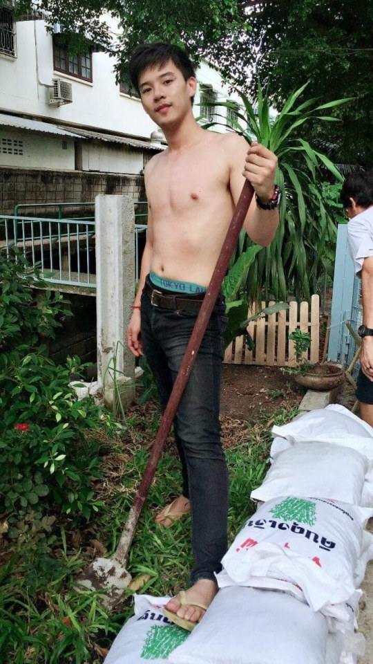 แม็คกี้ ฤทธิศร นักร้องหนุ่มหล่อ