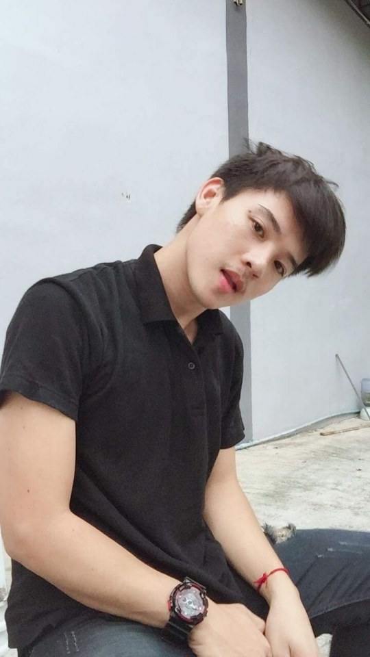 แม็คกี้ ฤทธิศร นักร้องหนุ่มหล่อ