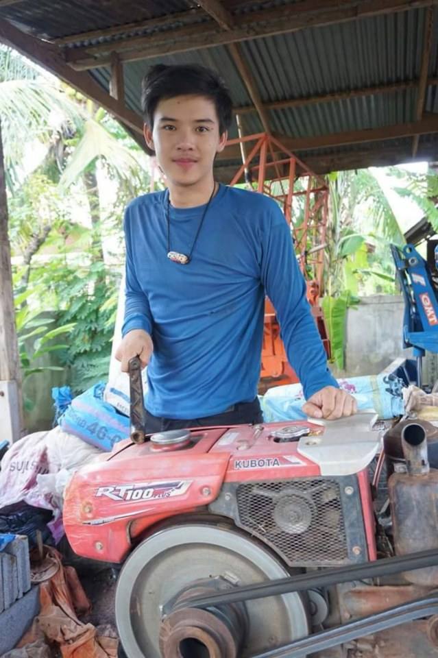 แม็คกี้ ฤทธิศร นักร้องหนุ่มหล่อ