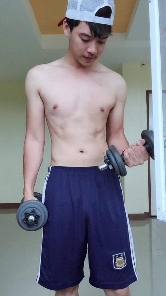 แม็คกี้ ฤทธิศร นักร้องหนุ่มหล่อ