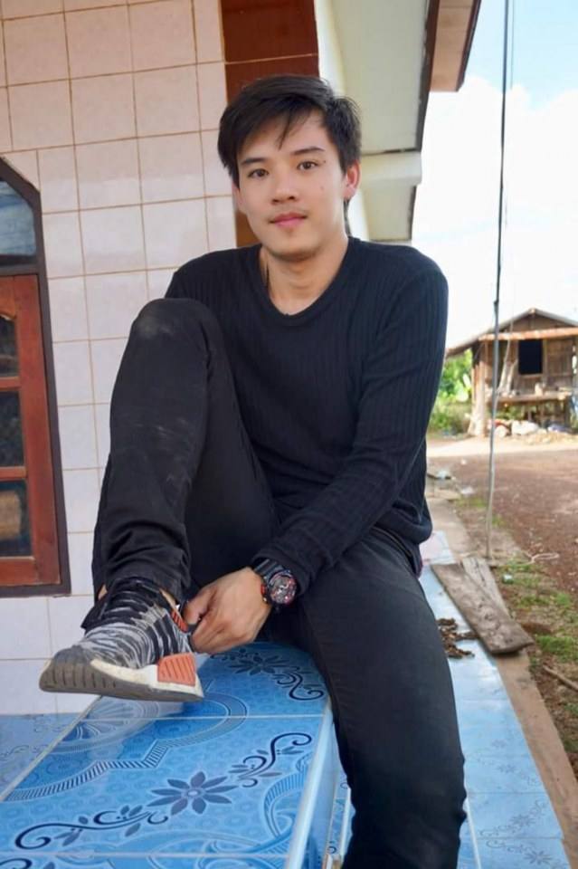 แม็คกี้ ฤทธิศร นักร้องหนุ่มหล่อ