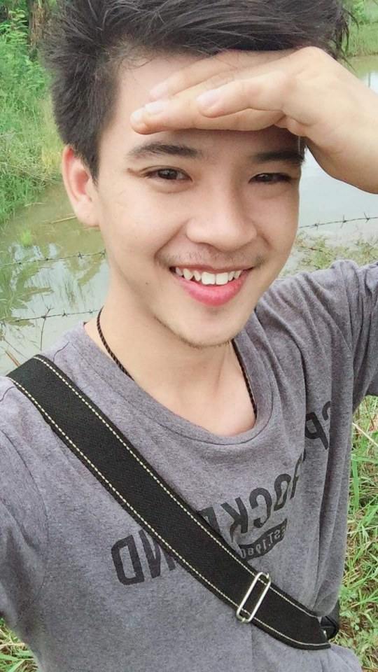 แม็คกี้ ฤทธิศร นักร้องหนุ่มหล่อ