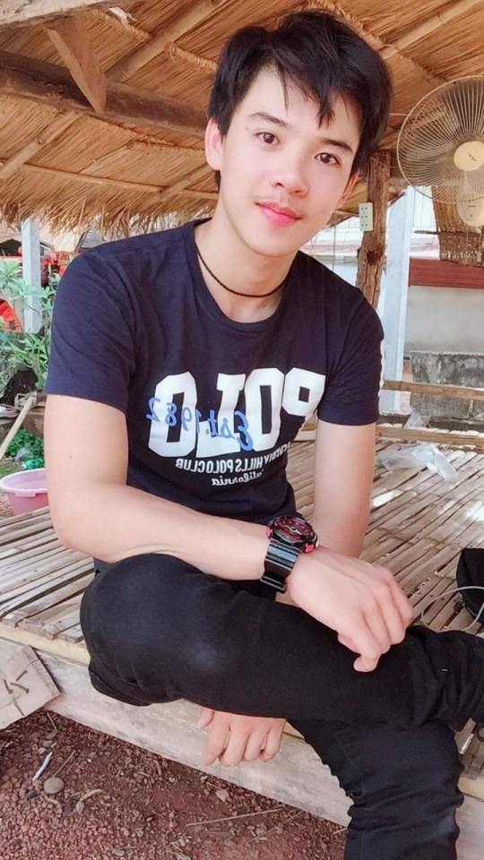 แม็คกี้ ฤทธิศร นักร้องหนุ่มหล่อ
