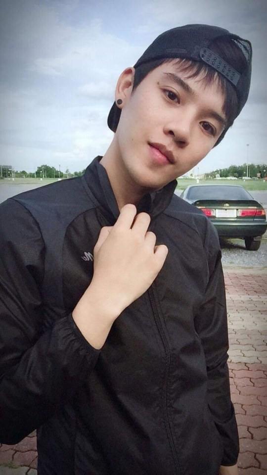แม็คกี้ ฤทธิศร นักร้องหนุ่มหล่อ
