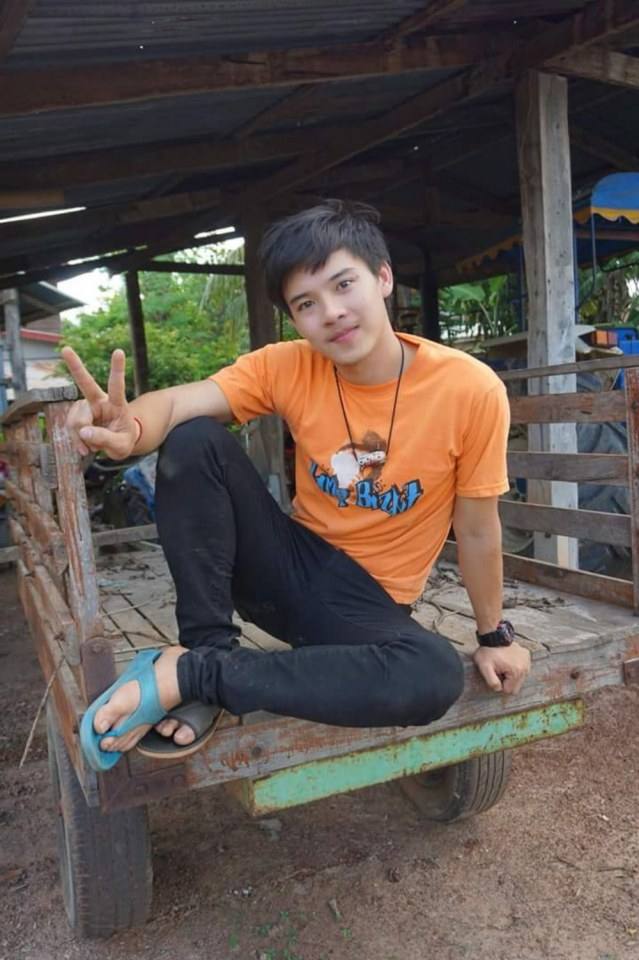 แม็คกี้ ฤทธิศร นักร้องหนุ่มหล่อ