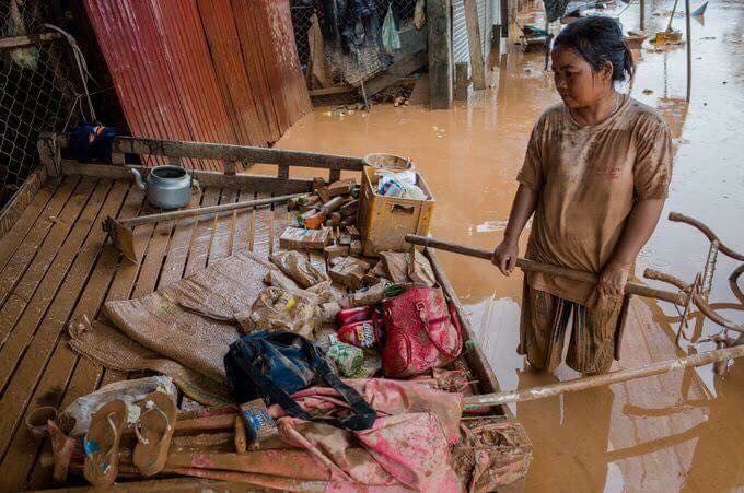 ความทุกข์ระทมของคนลาว