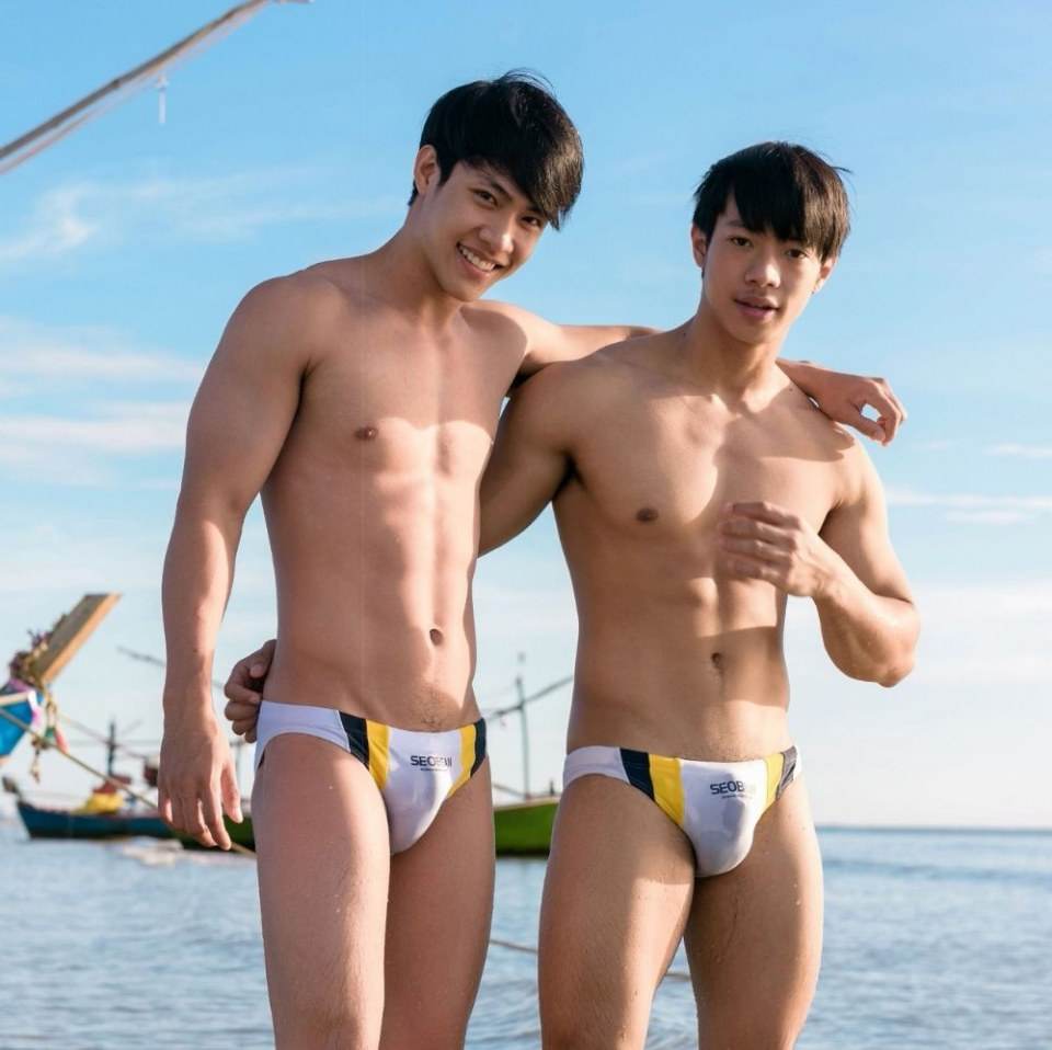 ถอดโชว์เรือนร่าง 2263