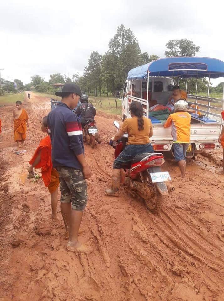 ถนนหนทางในประเทศลาว