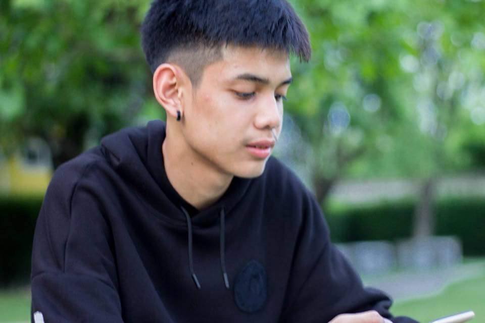 พ่อหนุ่มเอ๊ย