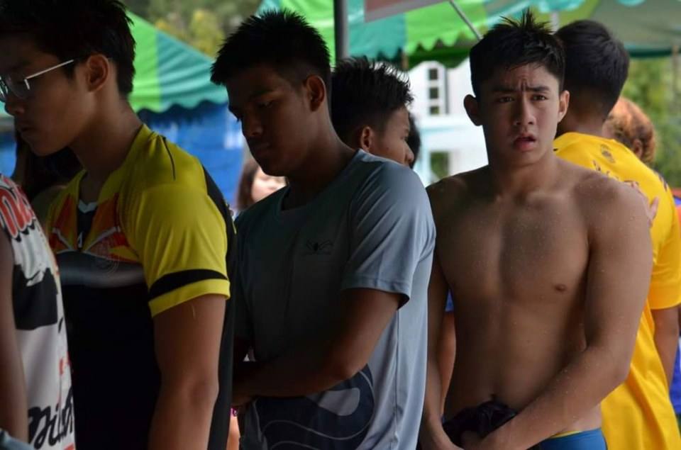 หนุ่มนักว่ายน้ำคนนี้น่ารักจัง ใครมีวาปบ้าง