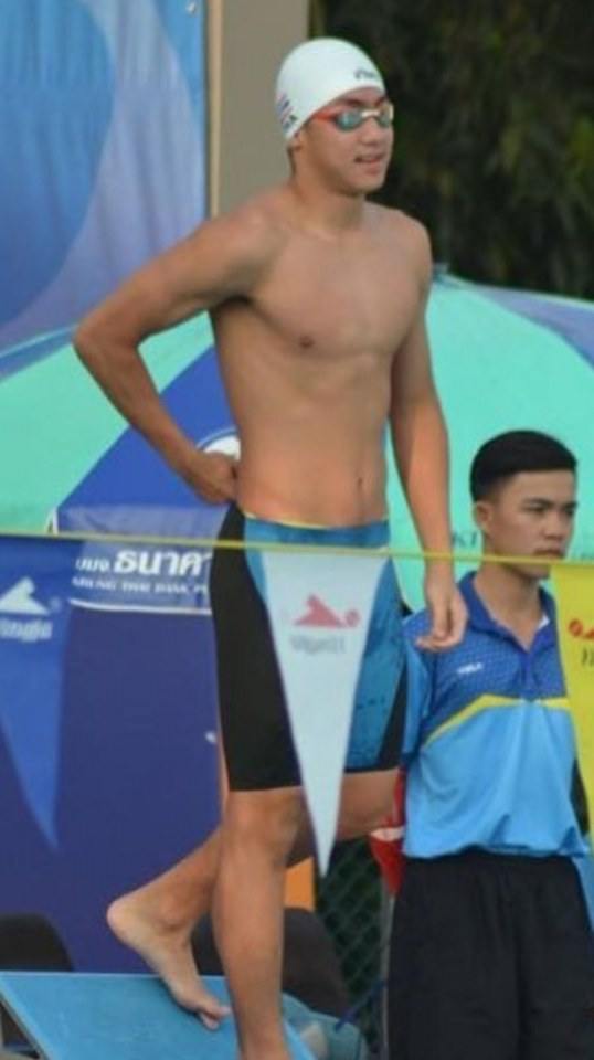 หนุ่มนักว่ายน้ำคนนี้น่ารักจัง ใครมีวาปบ้าง