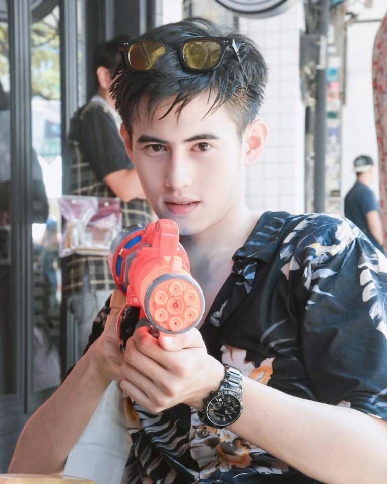 สุดยอด สุรัตน์,บังเอิญรัก-หล่อแช็กชีแชบๆ,อีกคนที่อยากให้ถ่ายชุดบีกินี่