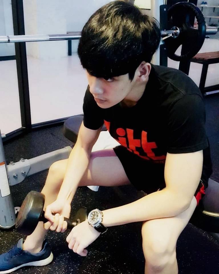 เบสท์ วิชยุตม์//แชบขึ้นทุกวันถ้าฟิดหุ่นอีกจักหน่อยอร่อยจนห้ามใจบ่อยู่แน่ๆ