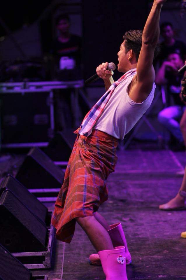 เอ อนุชา หมอลำบ้านๆทะเล้นจริงใจ