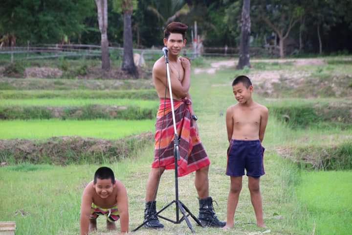 เอ อนุชา หมอลำบ้านๆทะเล้นจริงใจ