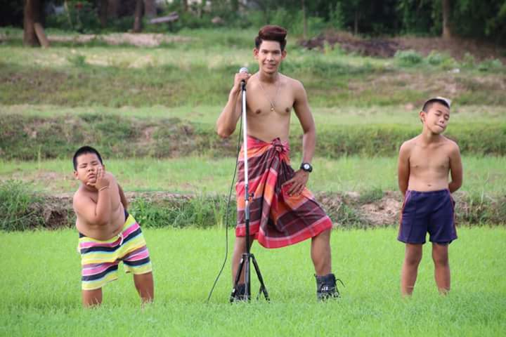 เอ อนุชา หมอลำบ้านๆทะเล้นจริงใจ