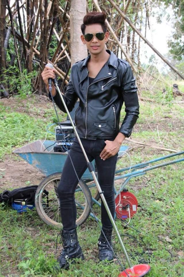 เอ อนุชา หมอลำบ้านๆทะเล้นจริงใจ