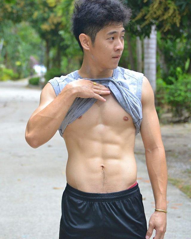 "เติ้ล" ครูสอนเทควันโด หล่อตี๋ น่ารัก หุ่นแซ่บ