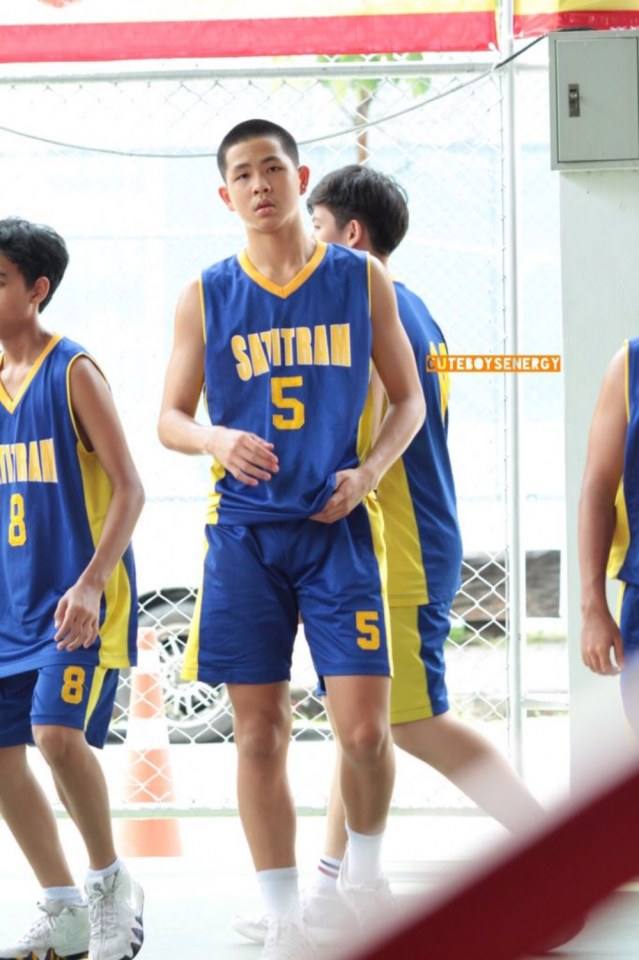 เด็กสมัยนี้..หืมมม ไม่พูดเยอะค่ะ เจ็บเส้นเสียง