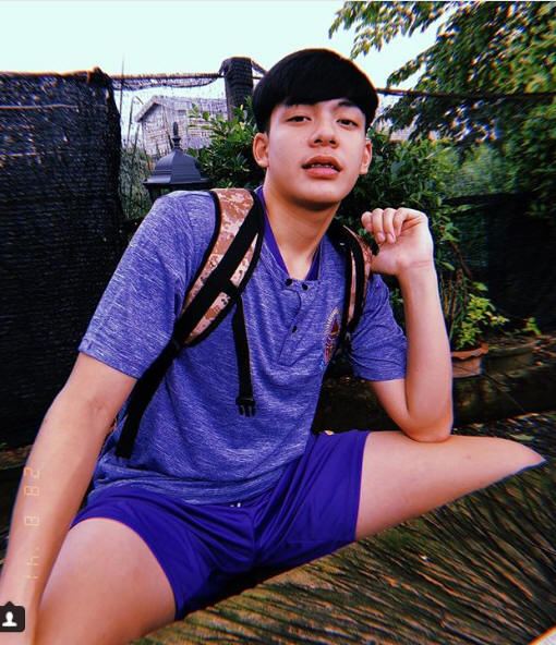 เด็กสมัยนี้..หืมมม ไม่พูดเยอะค่ะ เจ็บเส้นเสียง