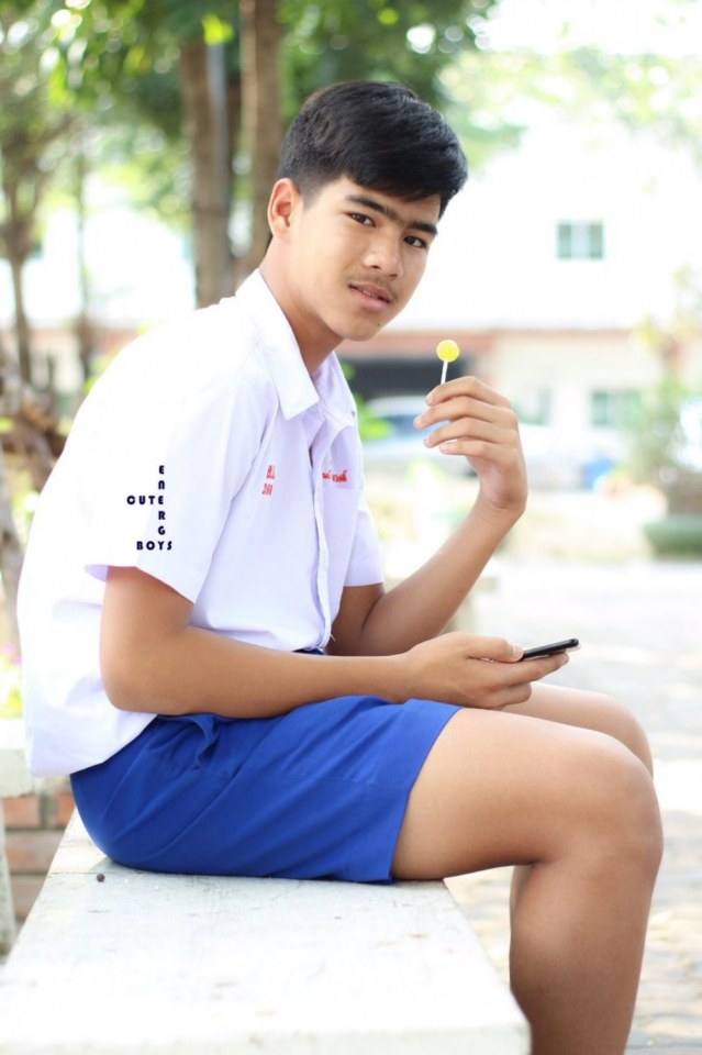 เด็กสมัยนี้..หืมมม ไม่พูดเยอะค่ะ เจ็บเส้นเสียง
