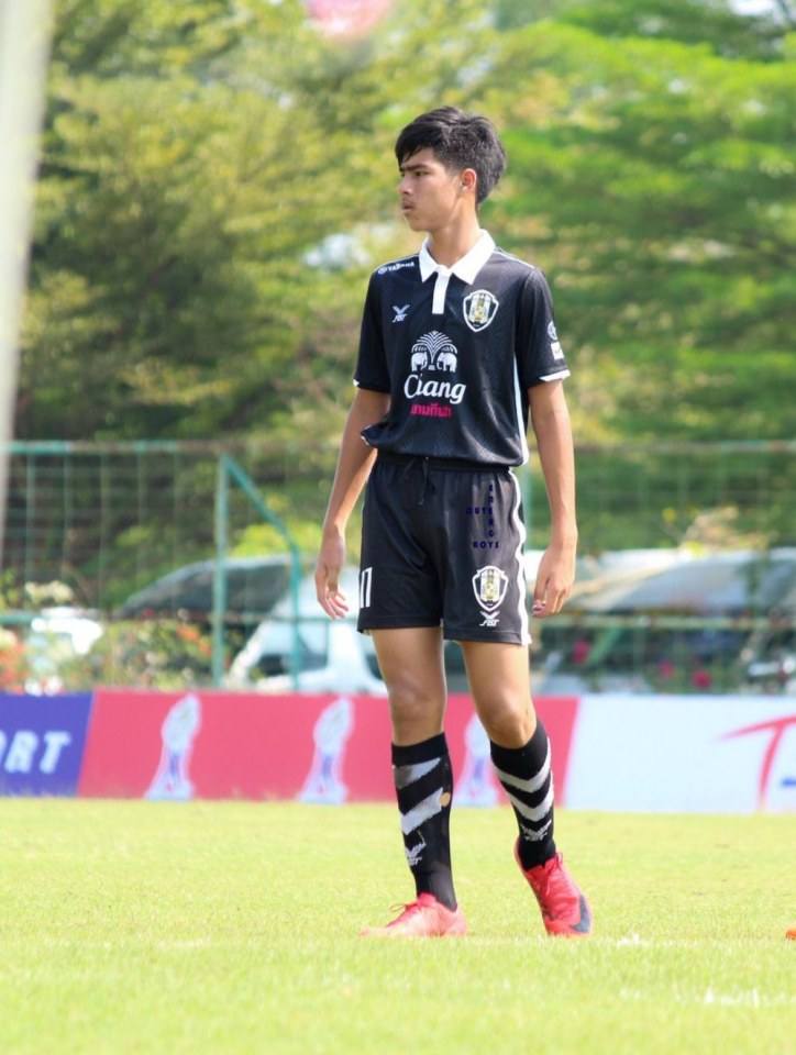 เด็กสมัยนี้..หืมมม ไม่พูดเยอะค่ะ เจ็บเส้นเสียง