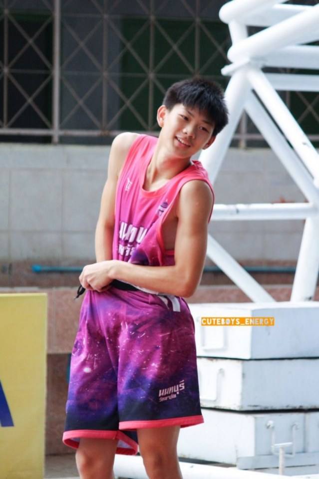 เด็กสมัยนี้..หืมมม ไม่พูดเยอะค่ะ เจ็บเส้นเสียง