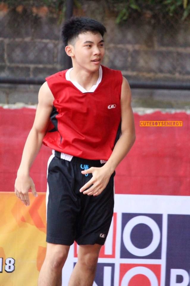 เด็กสมัยนี้..หืมมม ไม่พูดเยอะค่ะ เจ็บเส้นเสียง