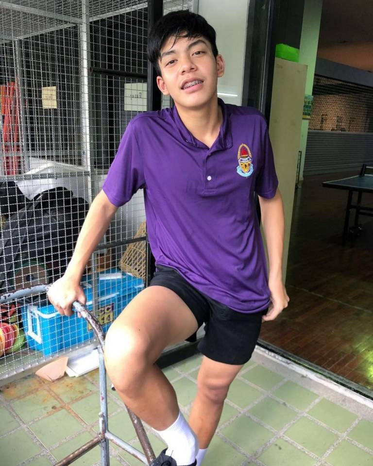เด็กสมัยนี้..หืมมม ไม่พูดเยอะค่ะ เจ็บเส้นเสียง