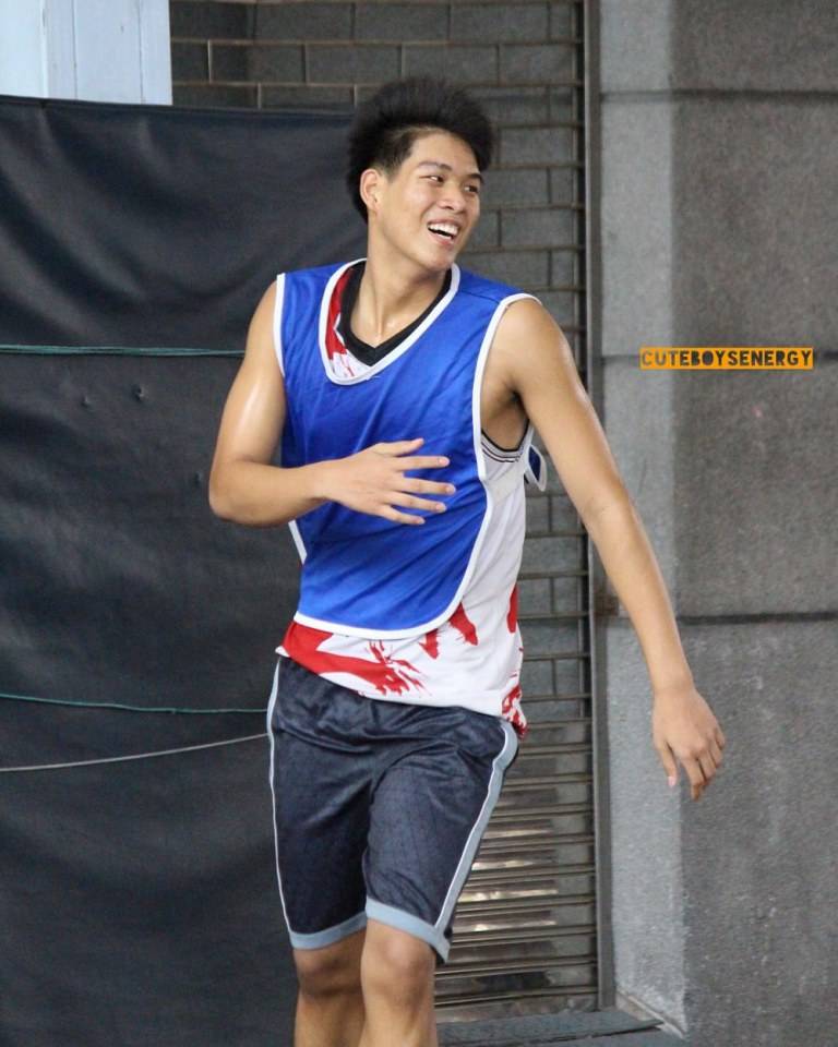 เด็กสมัยนี้..หืมมม ไม่พูดเยอะค่ะ เจ็บเส้นเสียง
