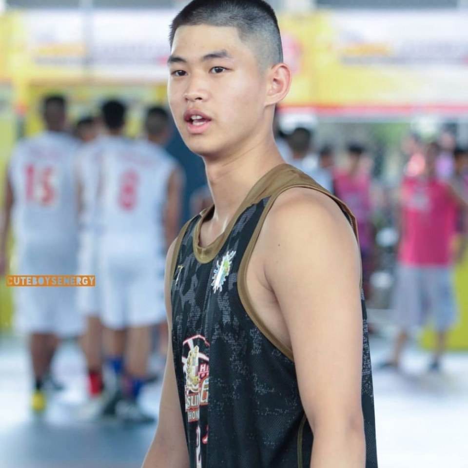 เด็กสมัยนี้..หืมมม ไม่พูดเยอะค่ะ เจ็บเส้นเสียง