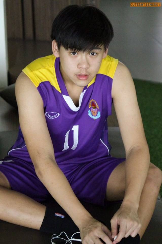 เด็กสมัยนี้..หืมมม ไม่พูดเยอะค่ะ เจ็บเส้นเสียง
