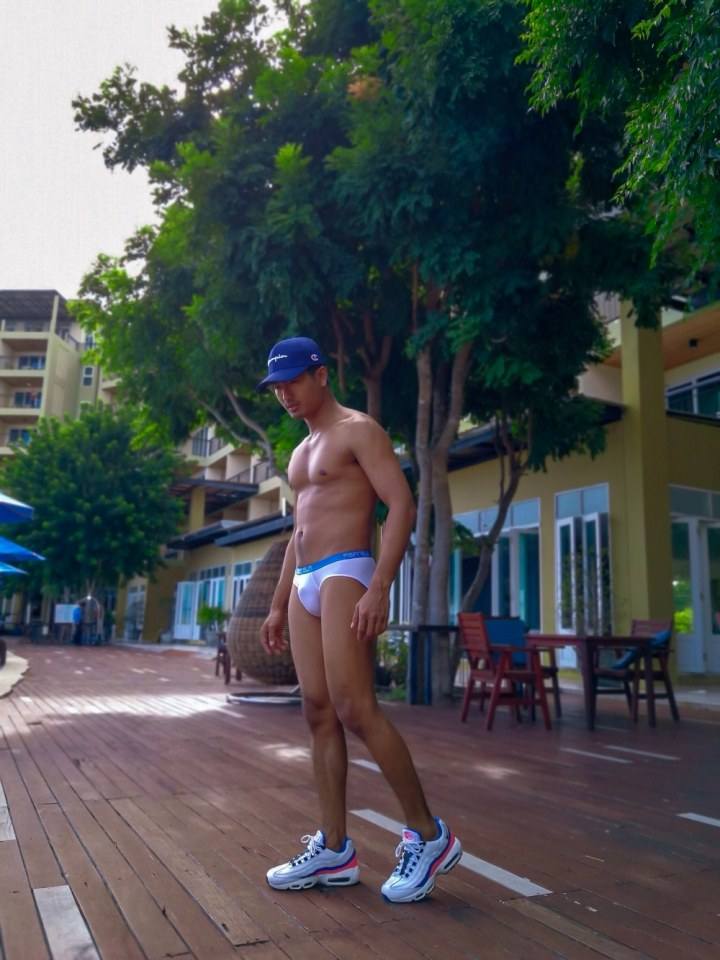 หนุ่มเข้ม