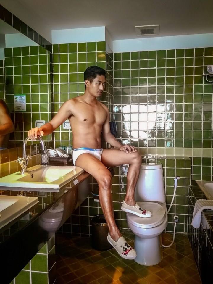 หนุ่มเข้ม