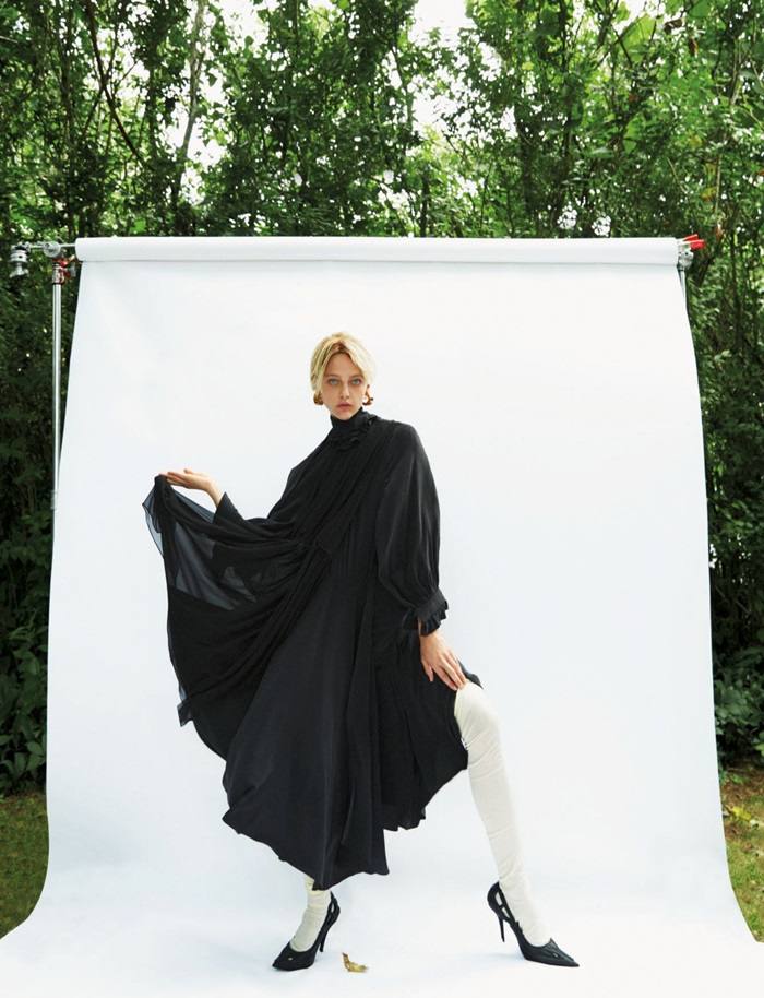 Sasha Pivovarova @ Vogue Thailand September 2018