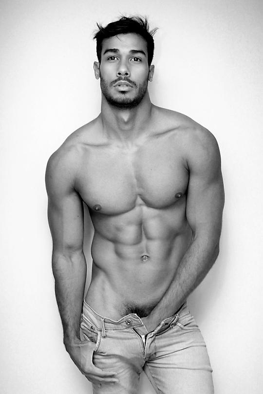 Hey guys 118 (18+)