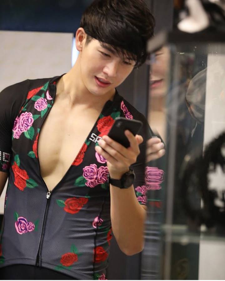 ดารารักสุขภาพ..ดีเจพุฒ