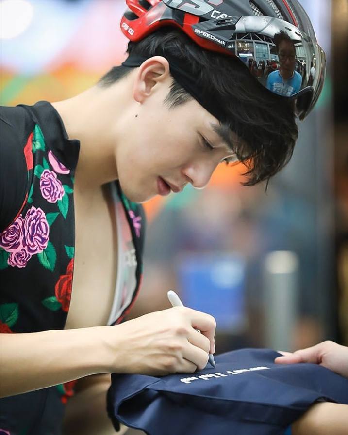 ดารารักสุขภาพ..ดีเจพุฒ