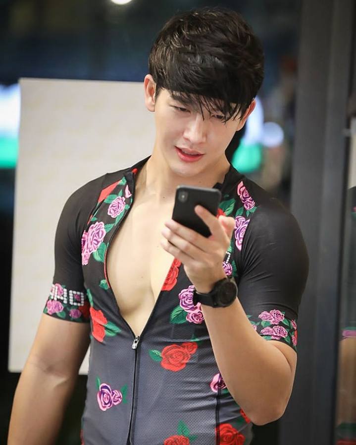 ดารารักสุขภาพ..ดีเจพุฒ